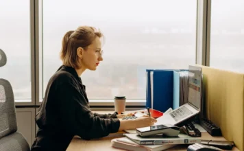 Zaměstnanecká agenda, kterou firmy mohou řešit online